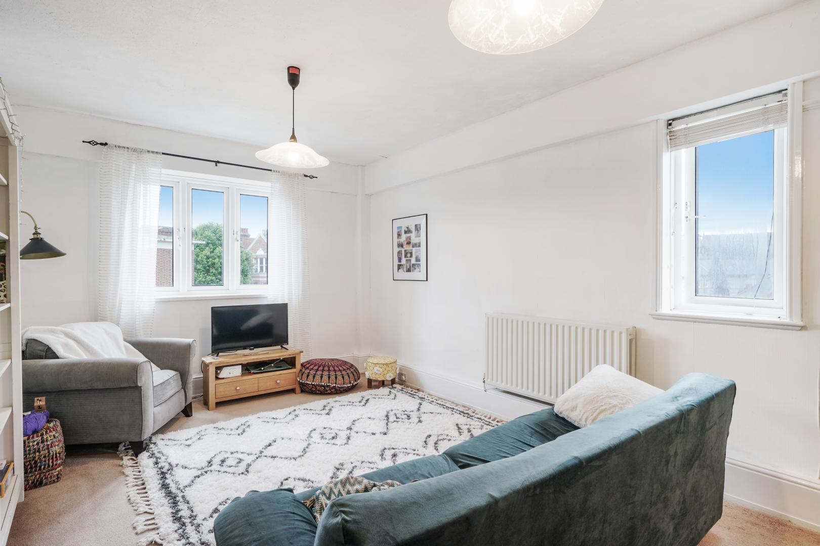 			2 Bedroom, 1 bath, 1 reception Flat			 West End Lane, West Hampstead